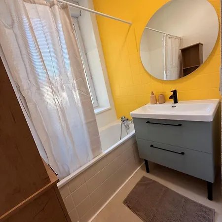 La Terrasse De - 3 Bedrooms - Air Conditioned Apartment